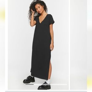NWT Forever 21 Side-Slit Maxi Dress in Black: Size M